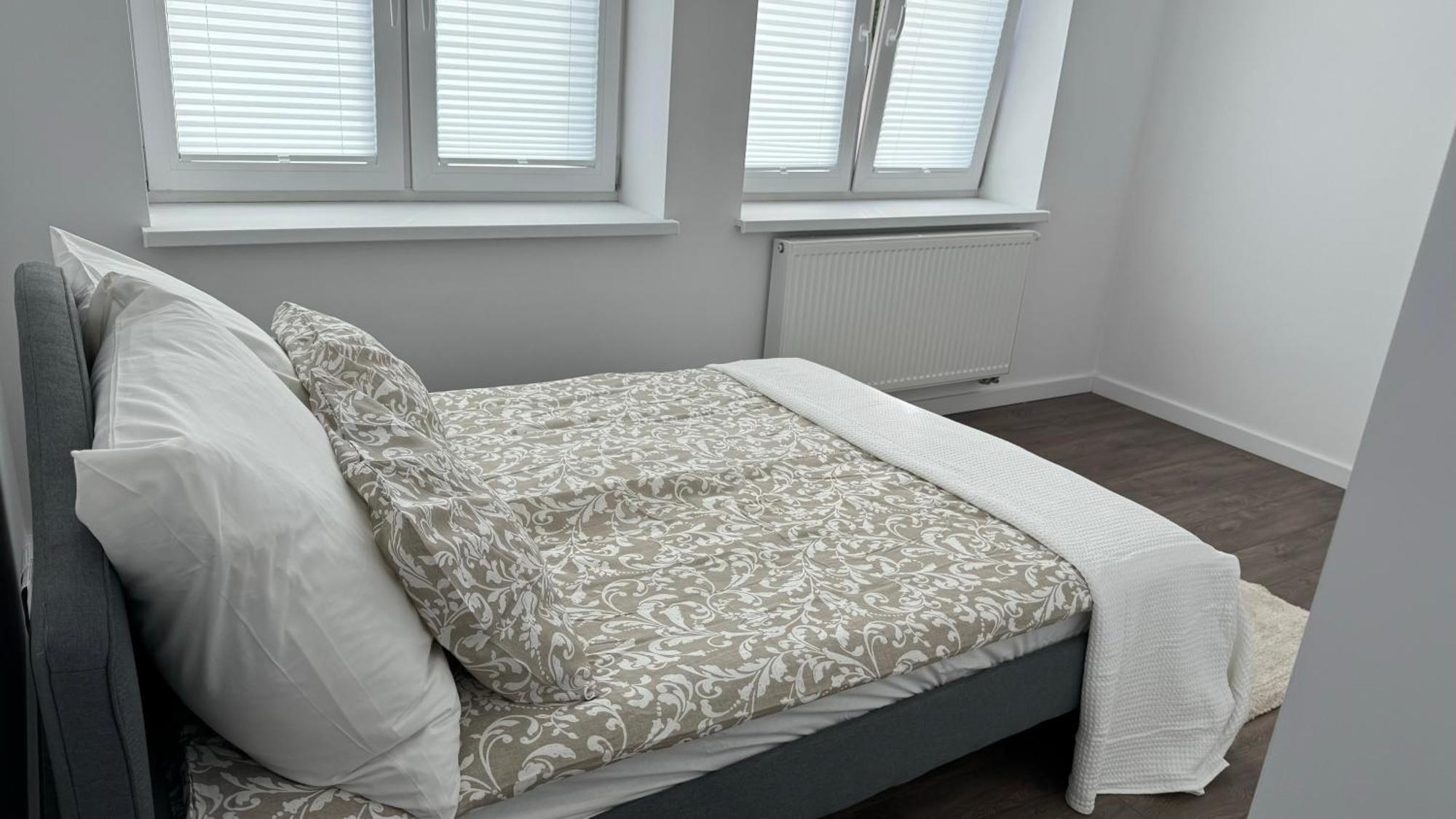 Apartament Grojec Exterior foto